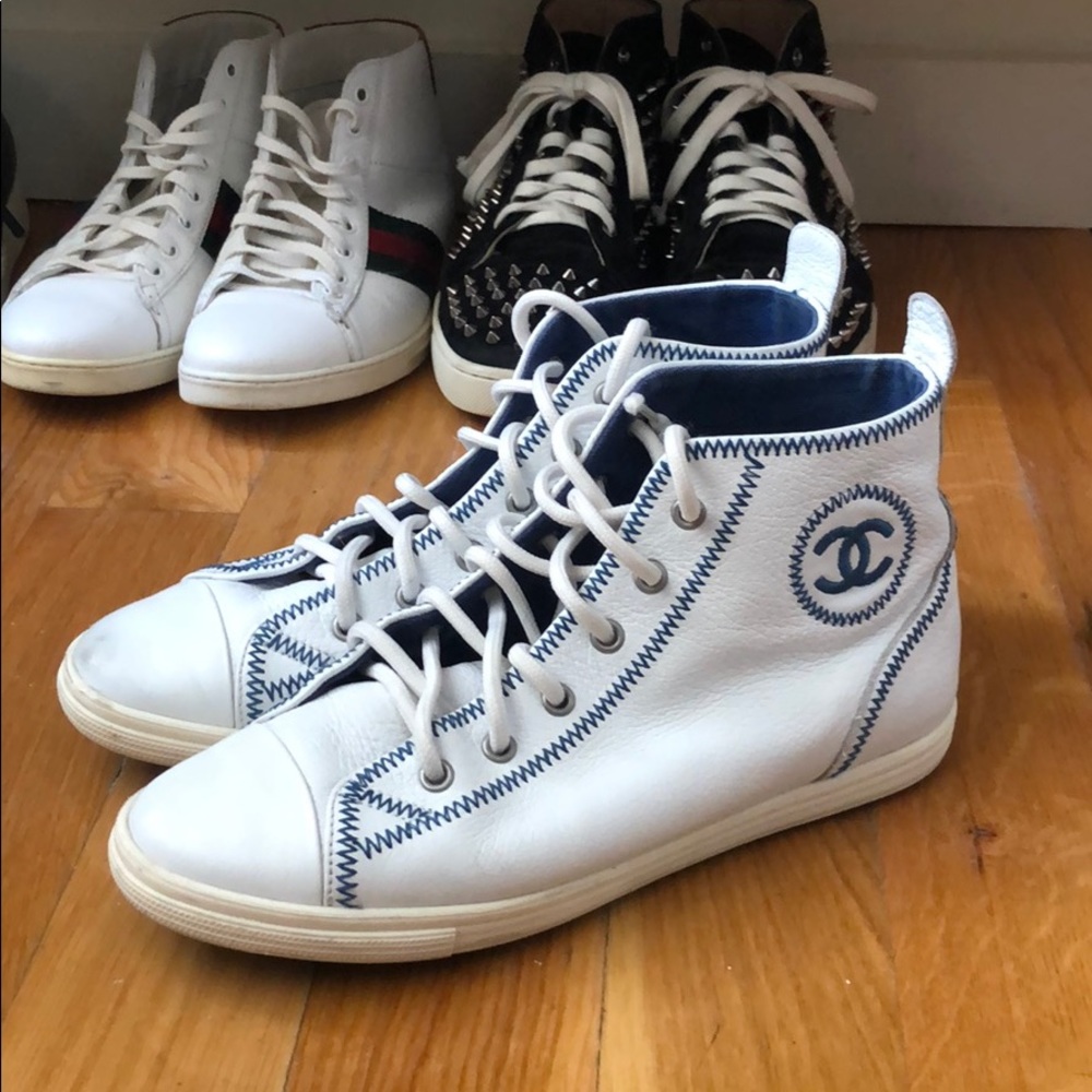 CHANEL White Leather High-top Sneaker